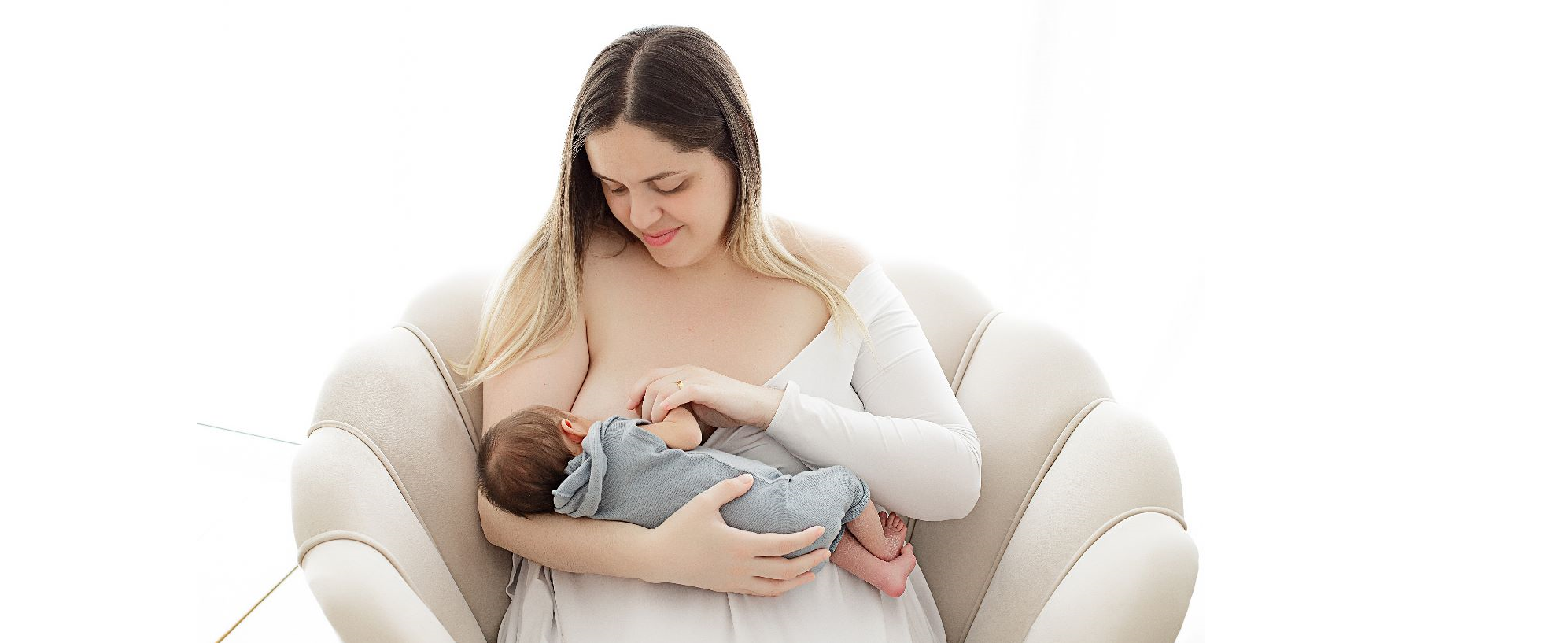Mulher amamentando